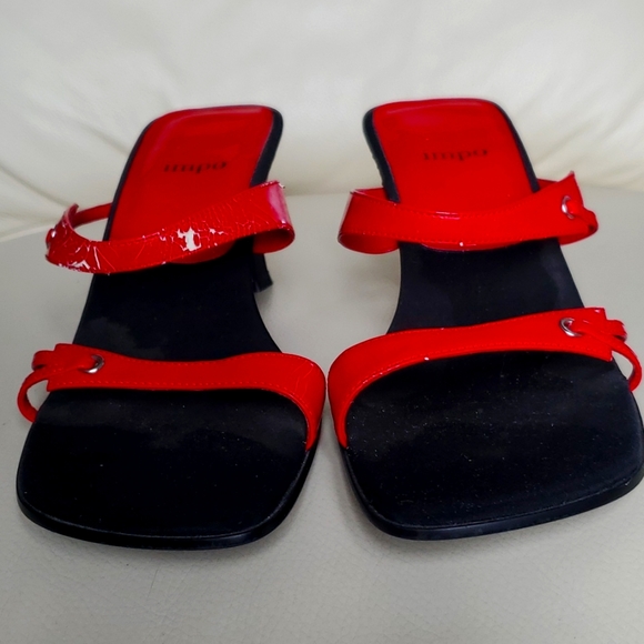 VINTAGE IMPO** RED HEELED SLIPS - 6.5/7 SIZE - Picture 2 of 4